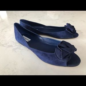 Steve Madden Blue Suede Open Toe Flat 8M